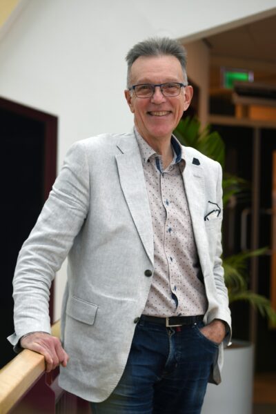 Portret van griffier Wim Voeten